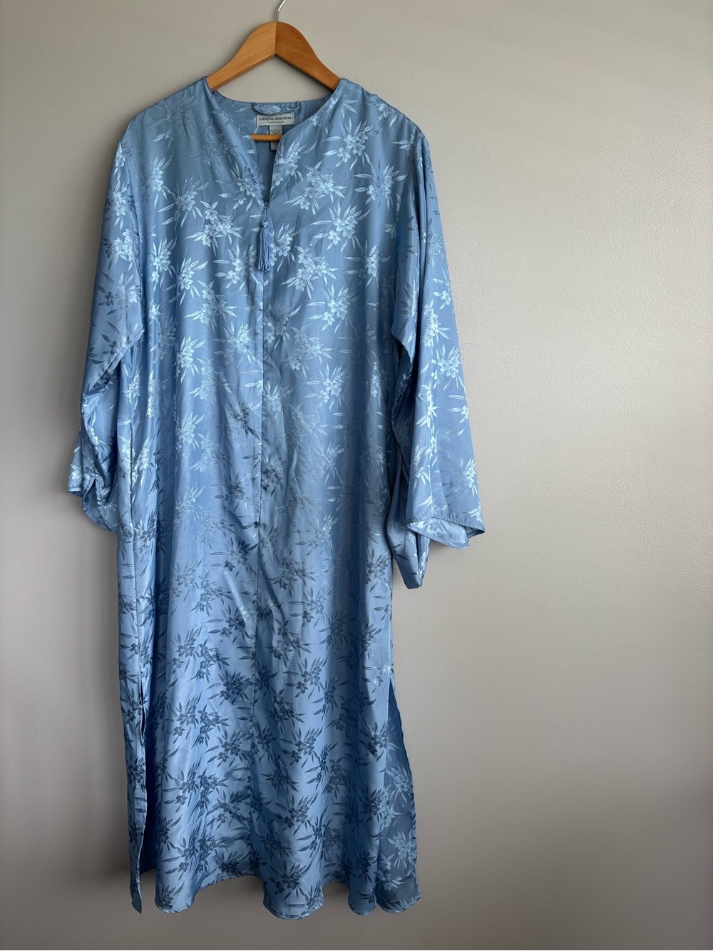 Valerie Steven’s Intimates Light Blue Satin Asian Inspired Floral Midi Caftan M